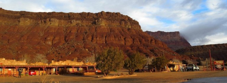 Cliff Dwellers Lodge  768x283